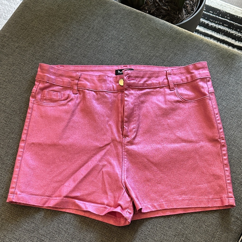 Retro Style Pink Women's Shorts